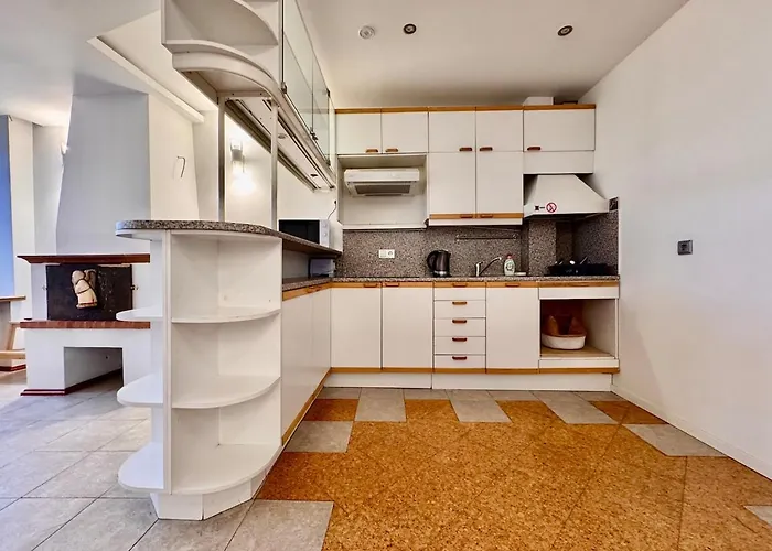 Апартаменты Old Town Hideout Self Check-in Ign6 *